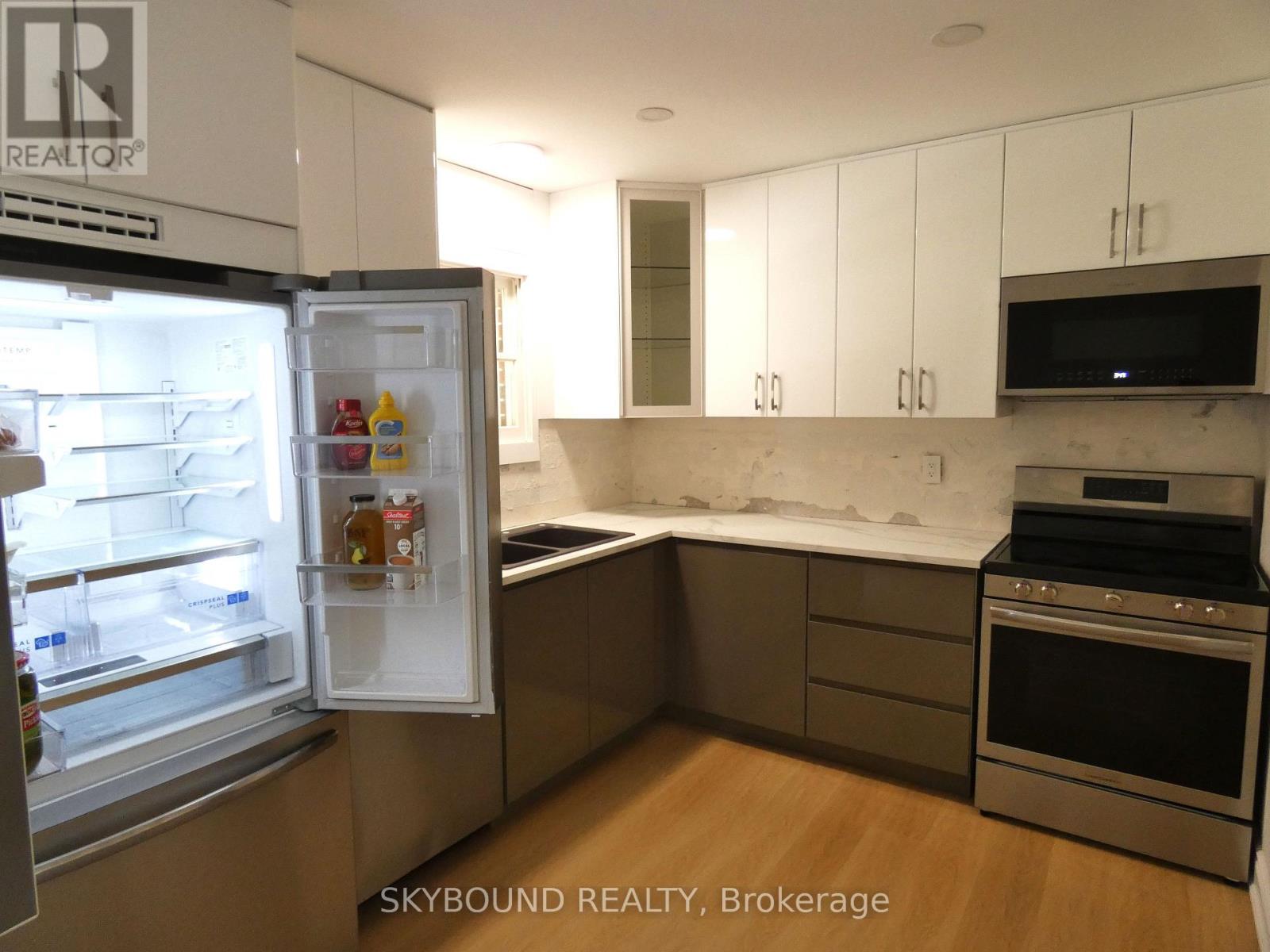 1 - 98 Barton Street, Milton, Ontario  L9T 1C9 - Photo 4 - W13410034