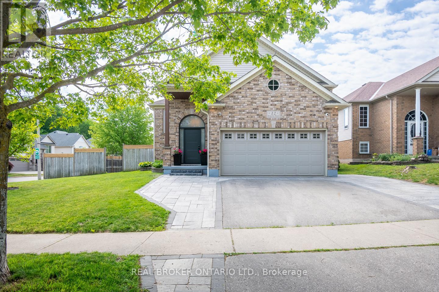 12 KINGSLEY ROAD, Halton Hills, Ontario