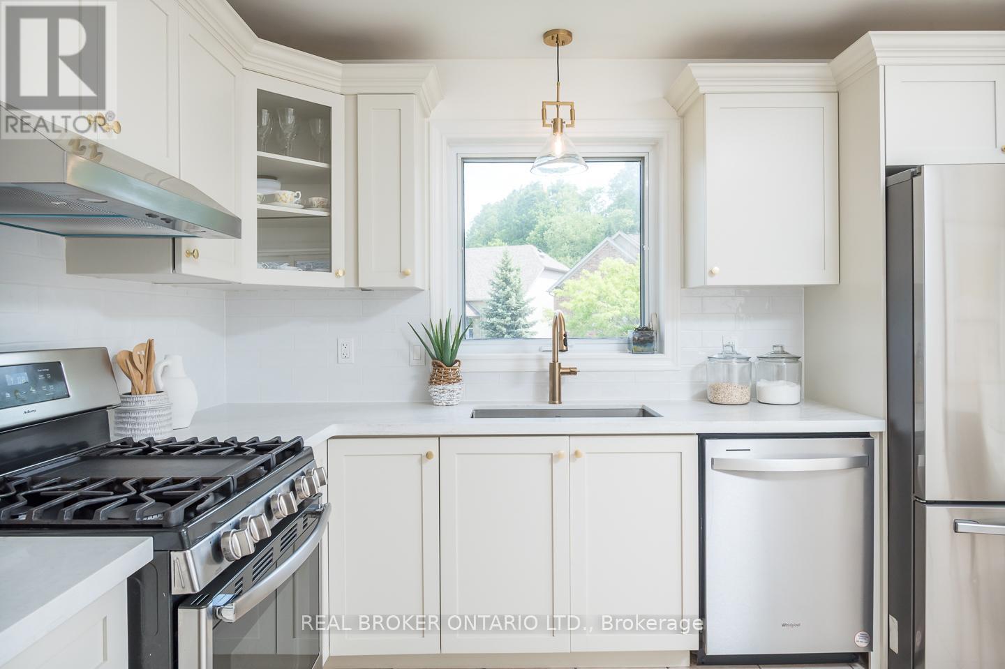 12 Kingsley Road, Halton Hills, Ontario  L7J 2Z5 - Photo 11 - W13410042