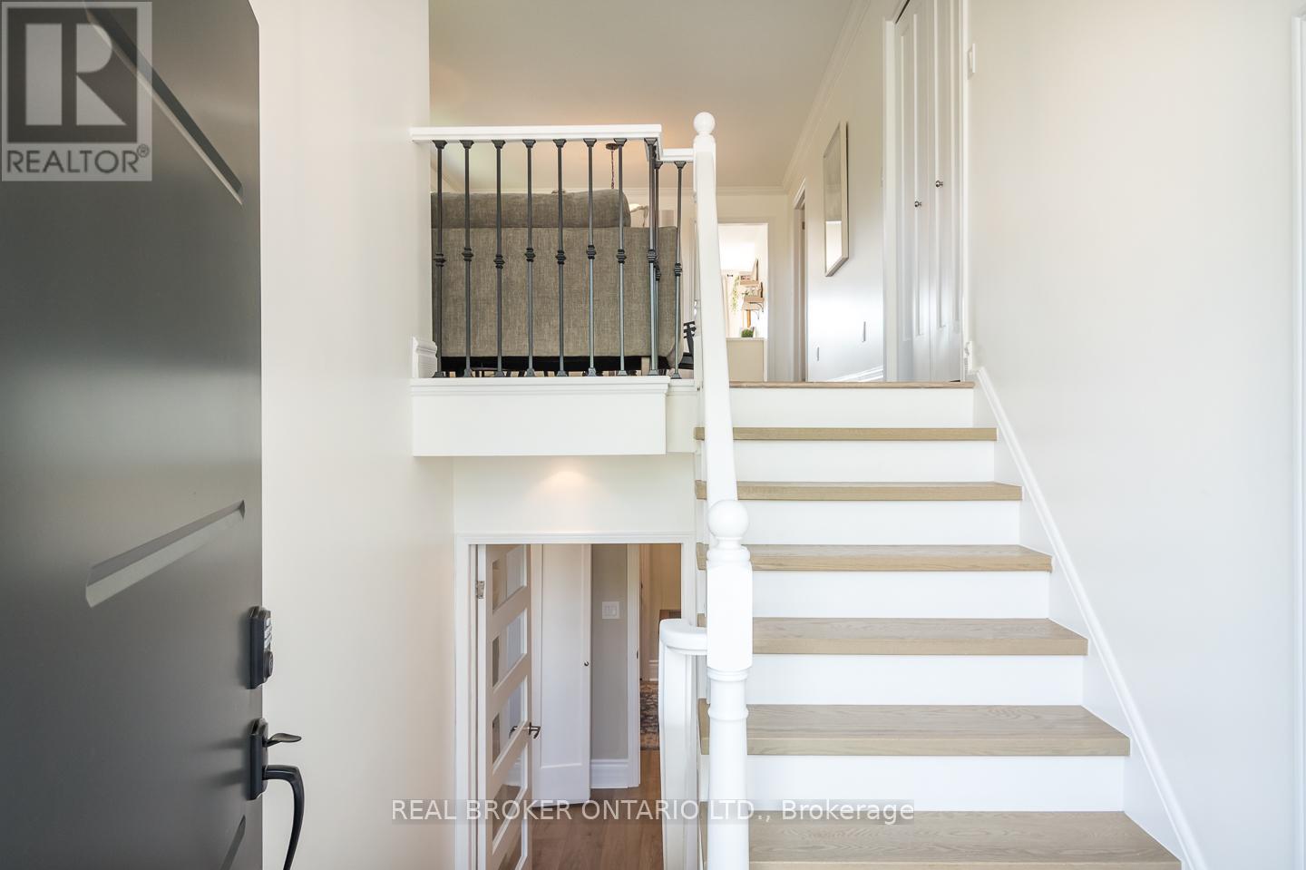 12 Kingsley Road, Halton Hills, Ontario  L7J 2Z5 - Photo 3 - W13410042