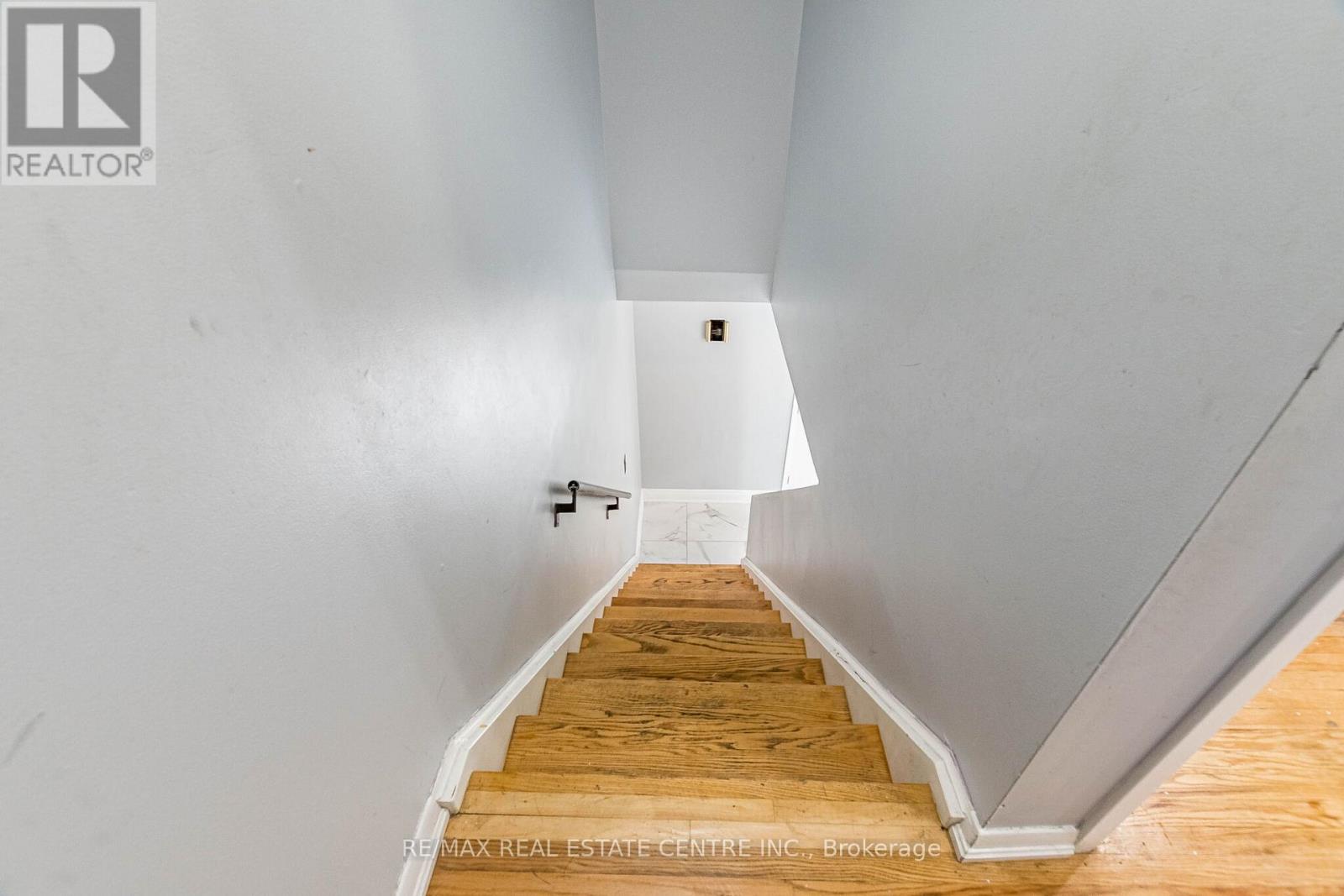 20 Earnscliffe Circle, Brampton, Ontario  L6T 2B2 - Photo 18 - W13410050