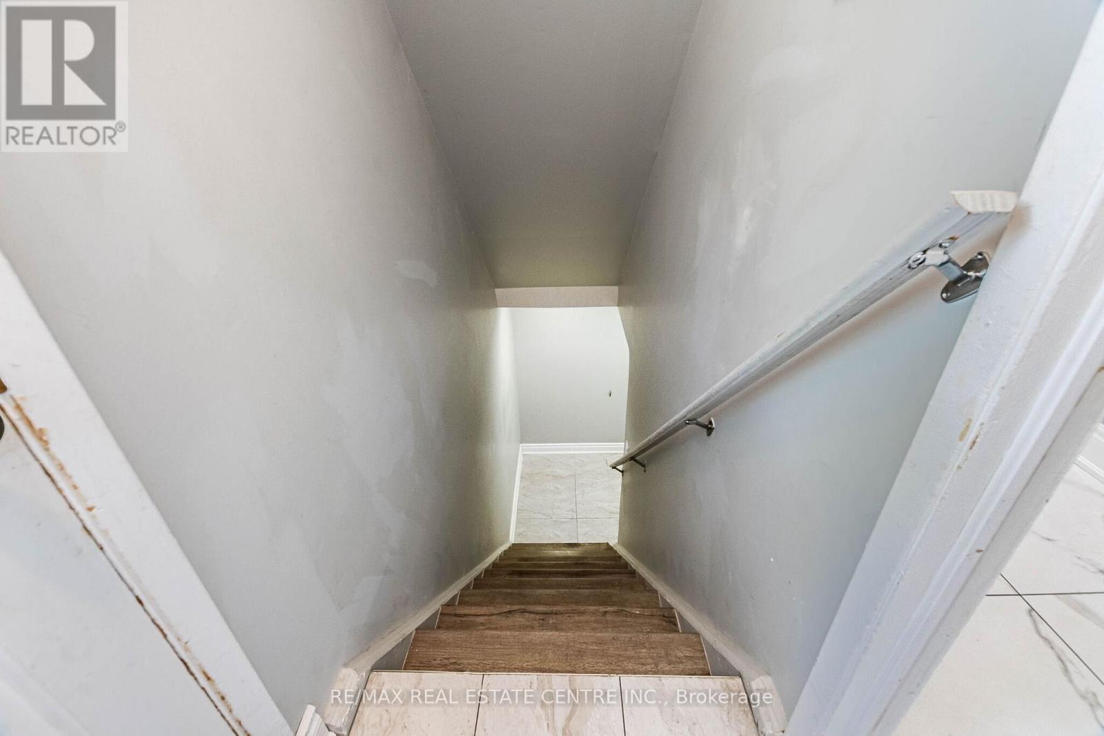 20 Earnscliffe Circle, Brampton, Ontario  L6T 2B2 - Photo 33 - W13410050
