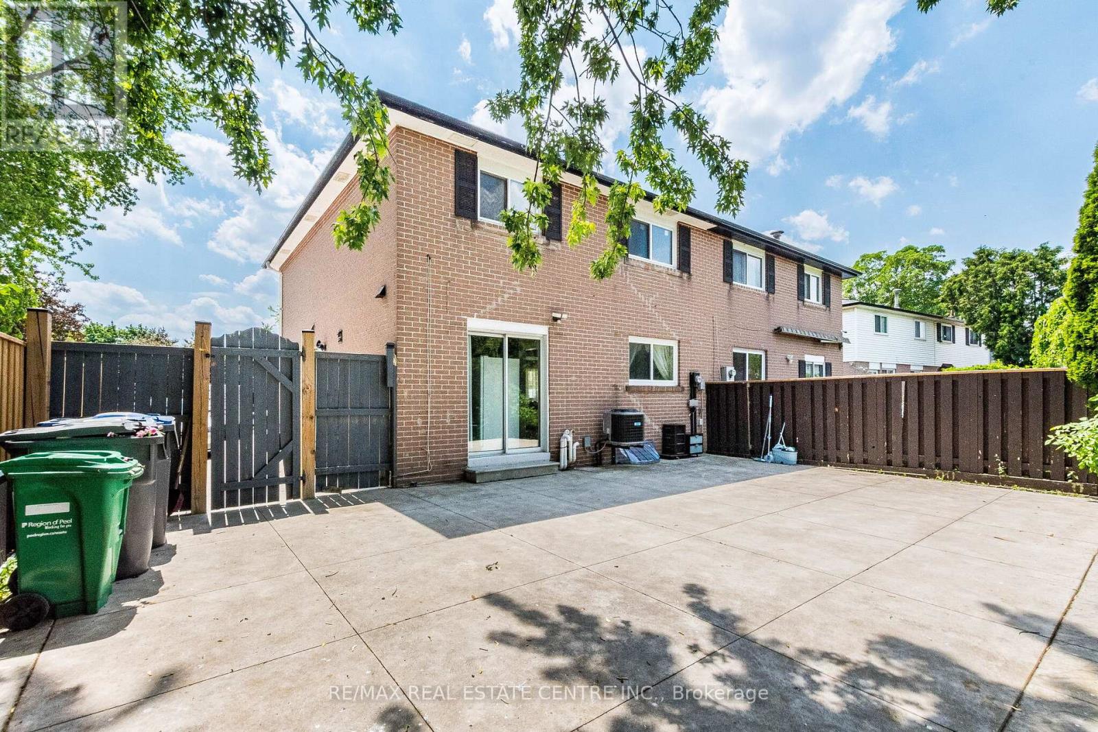 20 Earnscliffe Circle, Brampton, Ontario  L6T 2B2 - Photo 50 - W13410050