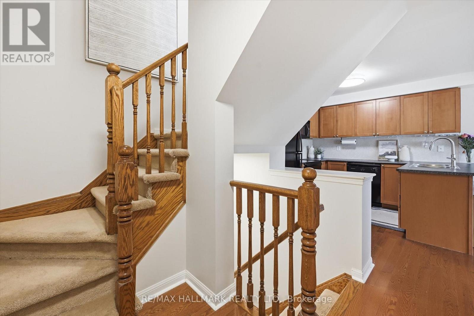 3191 Stornoway Circle, Oakville, Ontario  L6M 5H7 - Photo 7 - W13410064