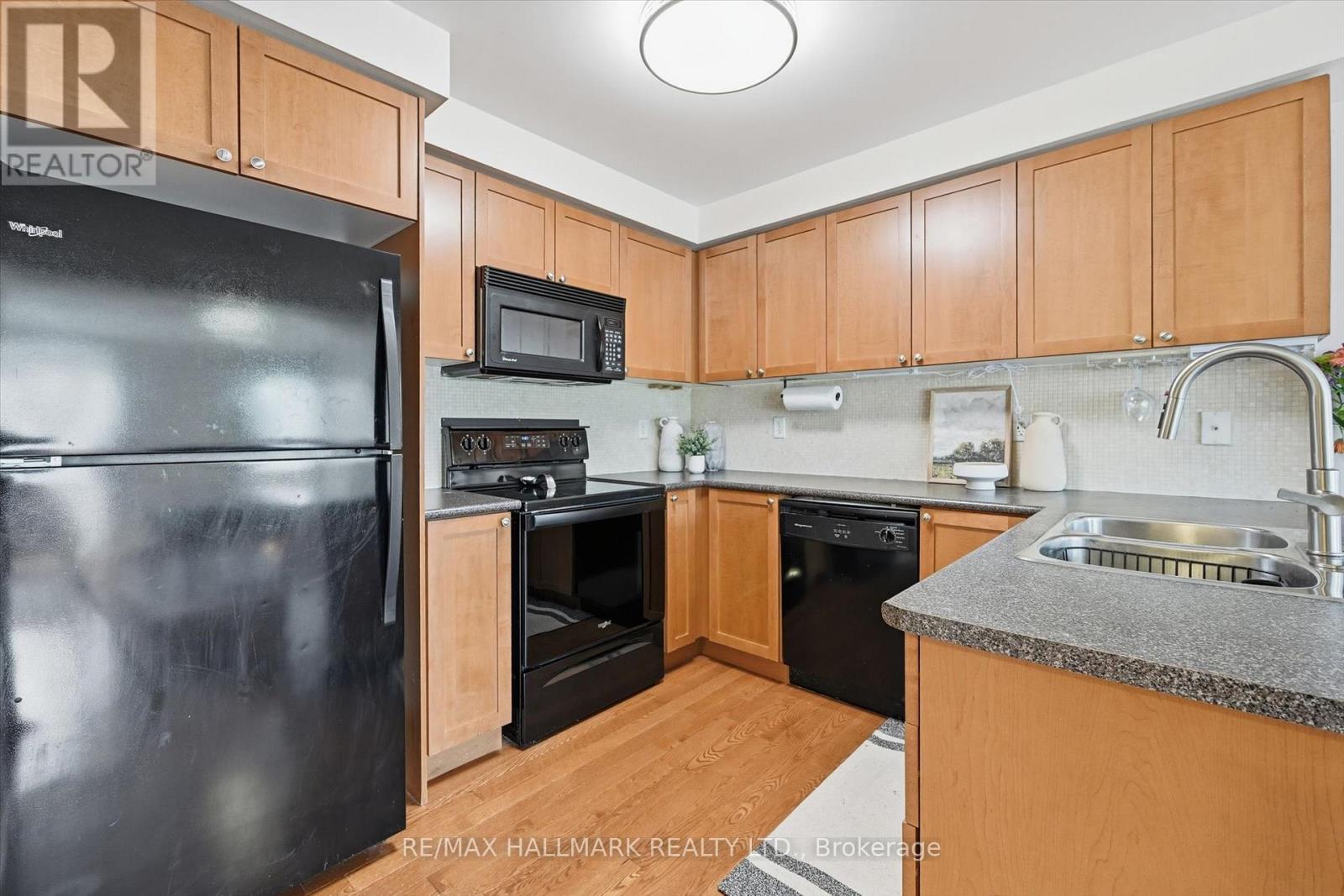 3191 Stornoway Circle, Oakville, Ontario  L6M 5H7 - Photo 8 - W13410064