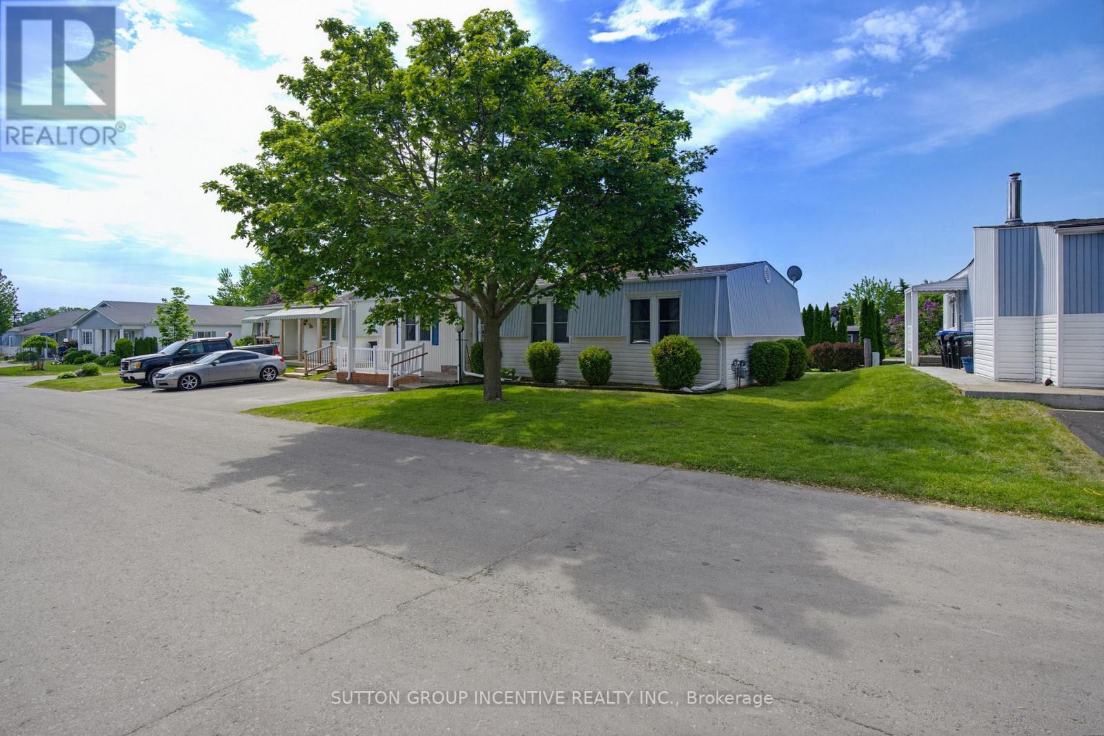 31 Linden Lane, Innisfil, Ontario  L9S 1N8 - Photo 3 - N13284852