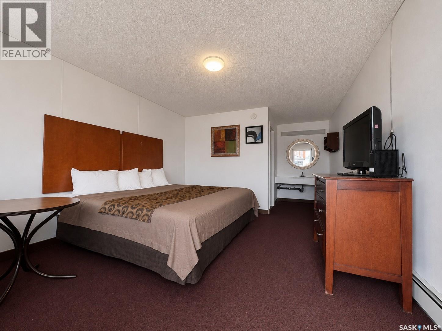 101 Center Street, Assiniboia, Saskatchewan  S0H 0B0 - Photo 11 - SK038505