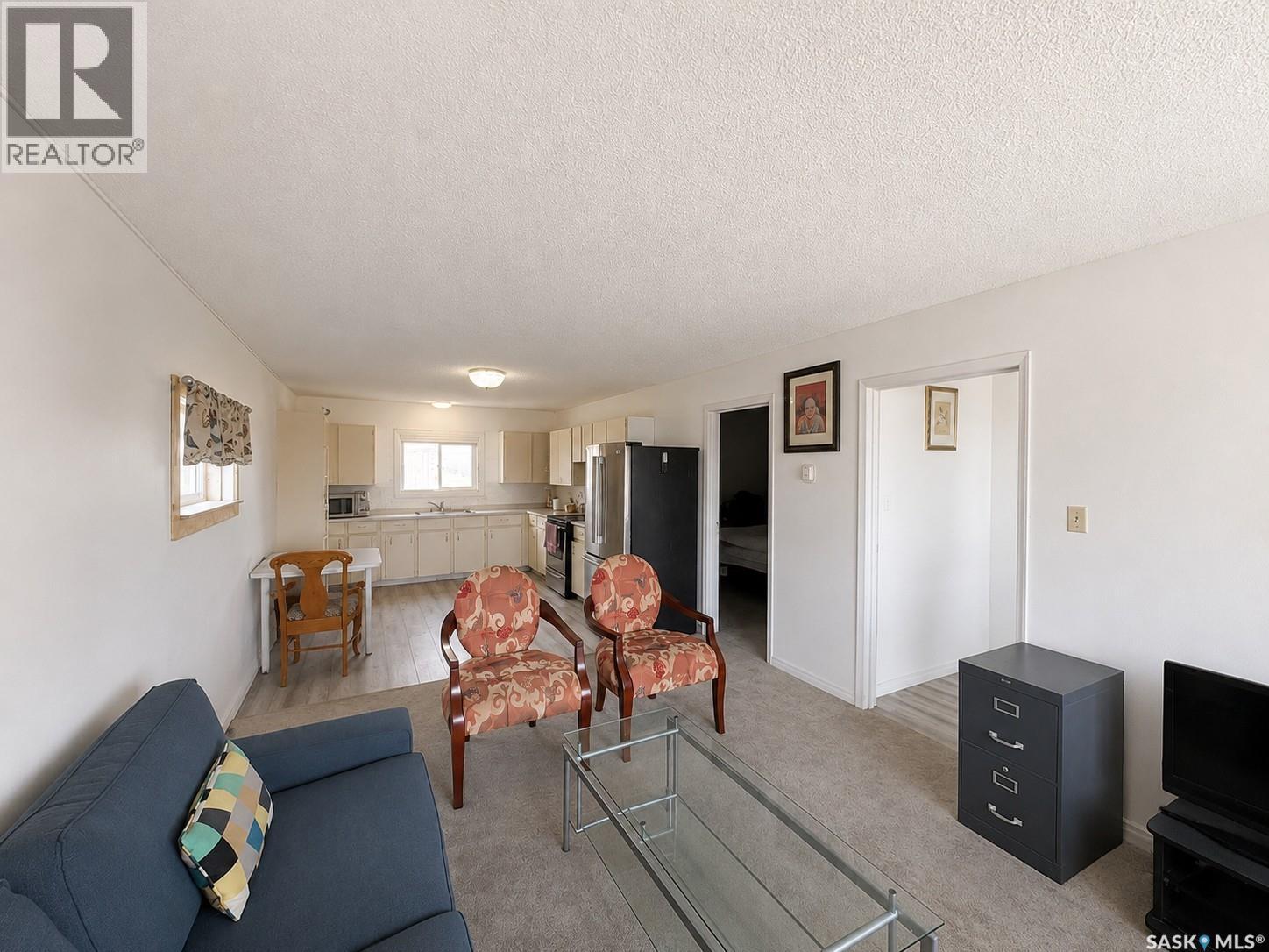 101 Center Street, Assiniboia, Saskatchewan  S0H 0B0 - Photo 16 - SK038505