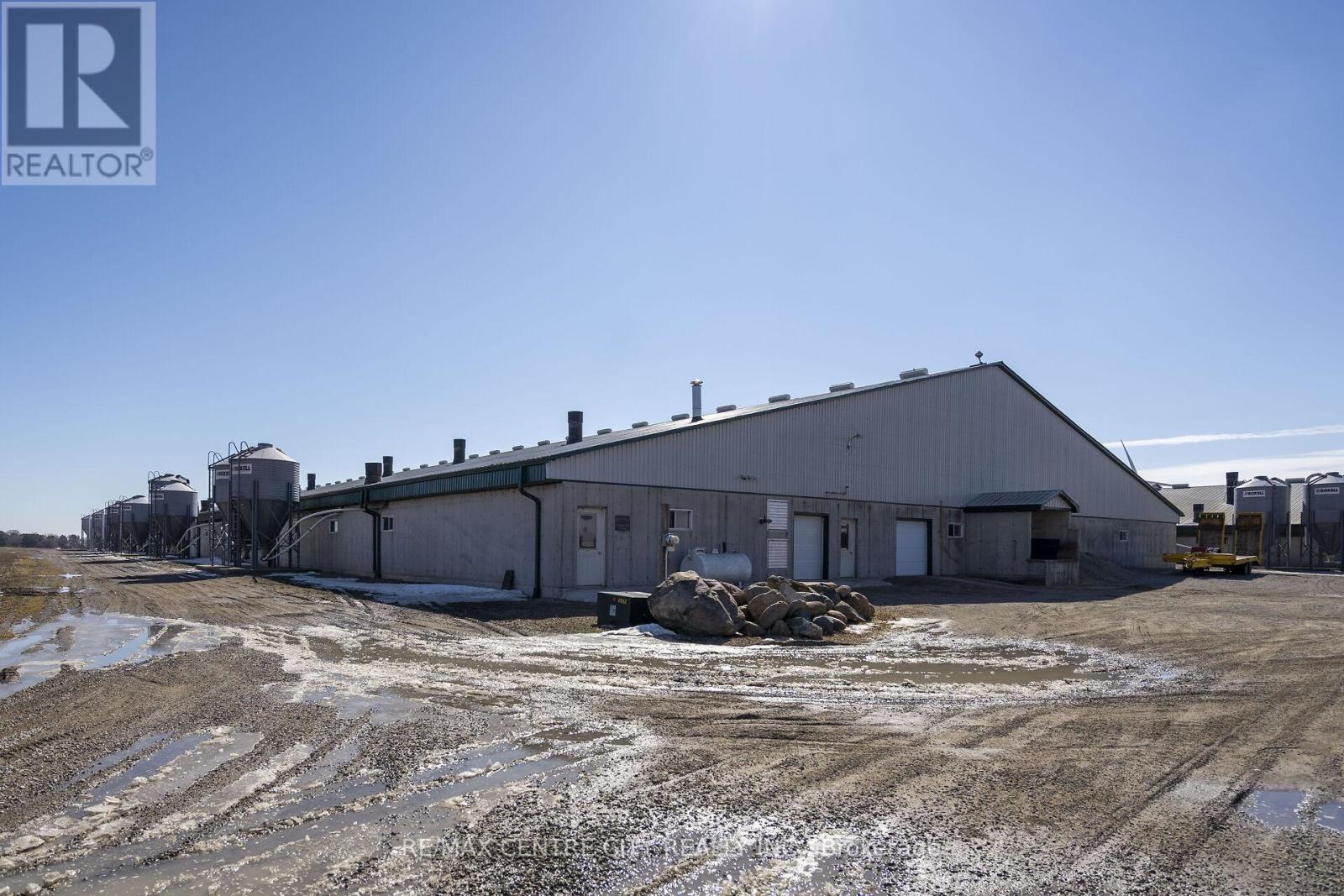 18692 Palmyra Road, Chatham-Kent, Ontario N0P 2C0 - Photo 23 - X13410096