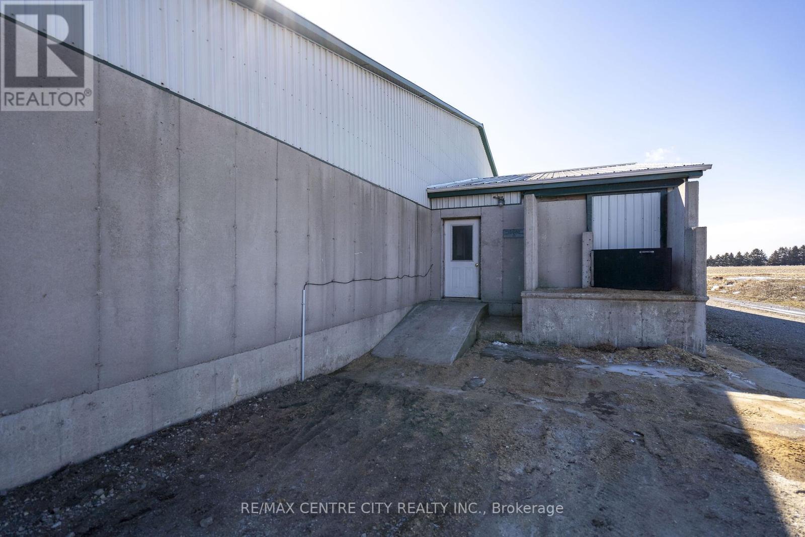 18692 Palmyra Road, Chatham-Kent, Ontario N0P 2C0 - Photo 31 - X13410096