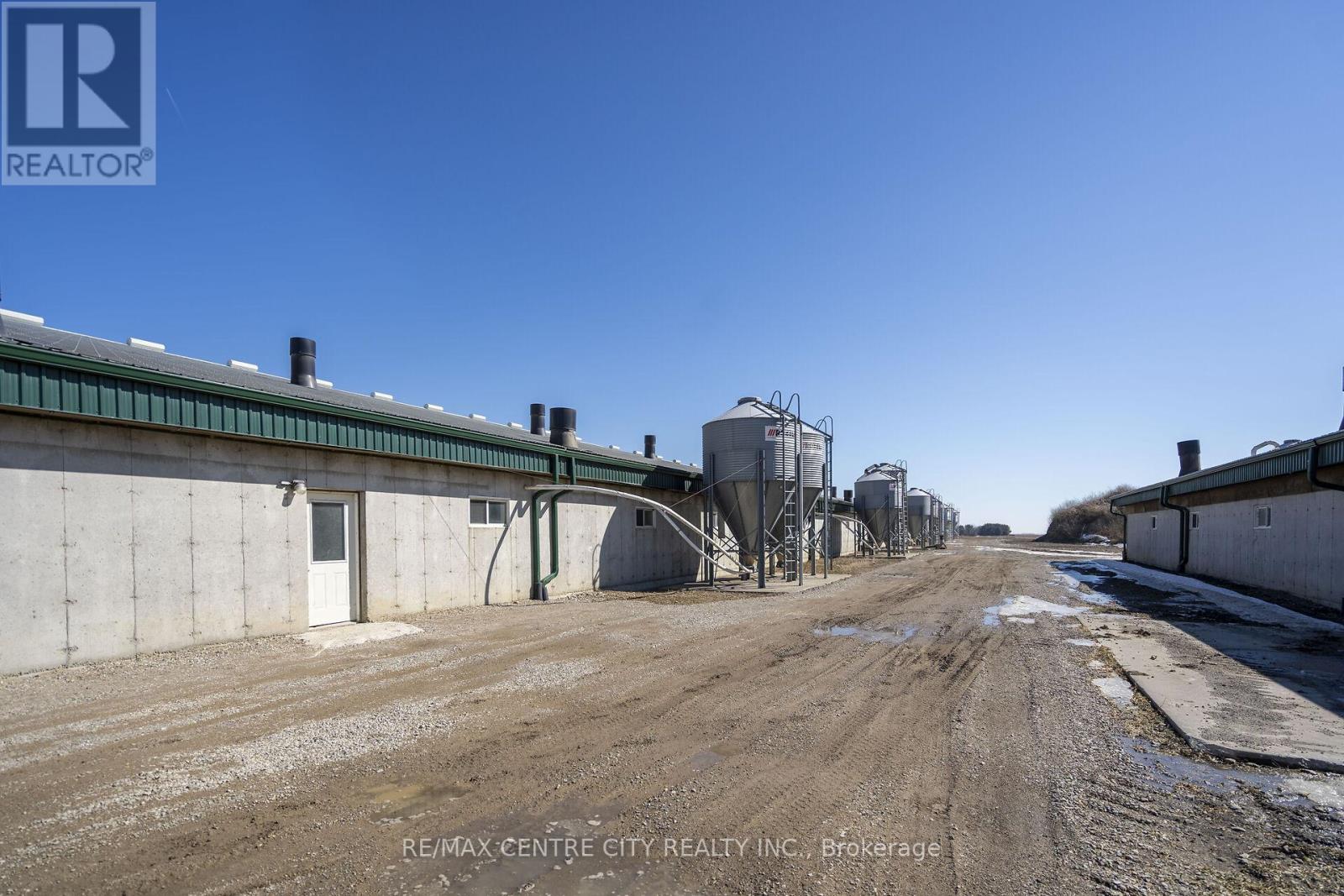 18692 Palmyra Road, Chatham-Kent, Ontario N0P 2C0 - Photo 33 - X13410096