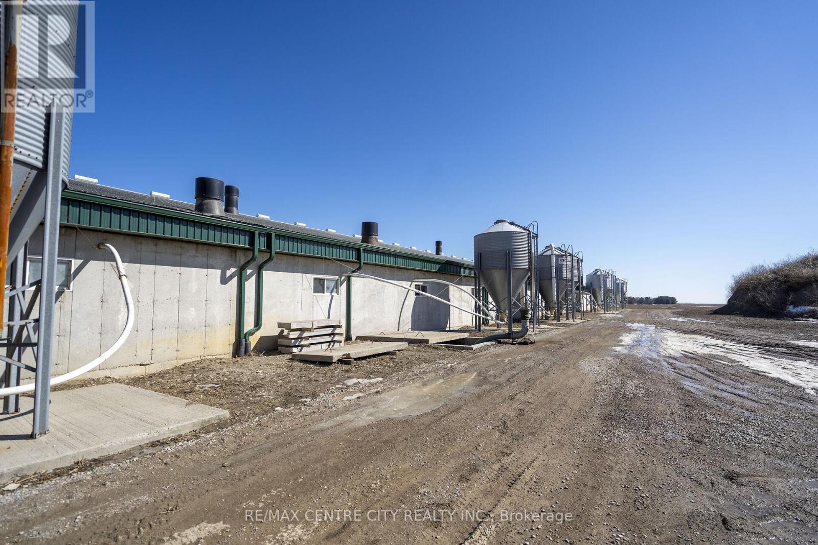 18692 Palmyra Road, Chatham-Kent, Ontario N0P 2C0 - Photo 34 - X13410096
