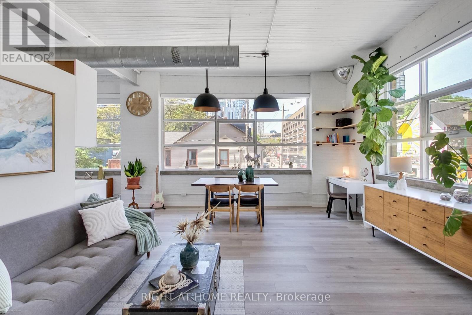 218 - 365 DUNDAS STREET E, Toronto, Ontario