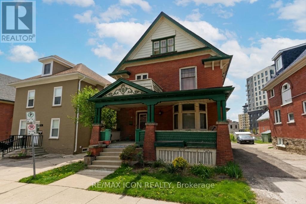 59 IRVIN STREET, Kitchener, Ontario
