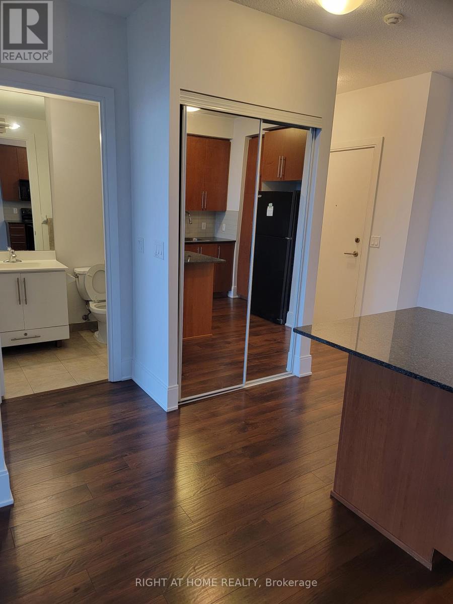 2306 - 330 Burnhamthorpe Road W, Mississauga, Ontario  L5B 0E1 - Photo 7 - W13410070