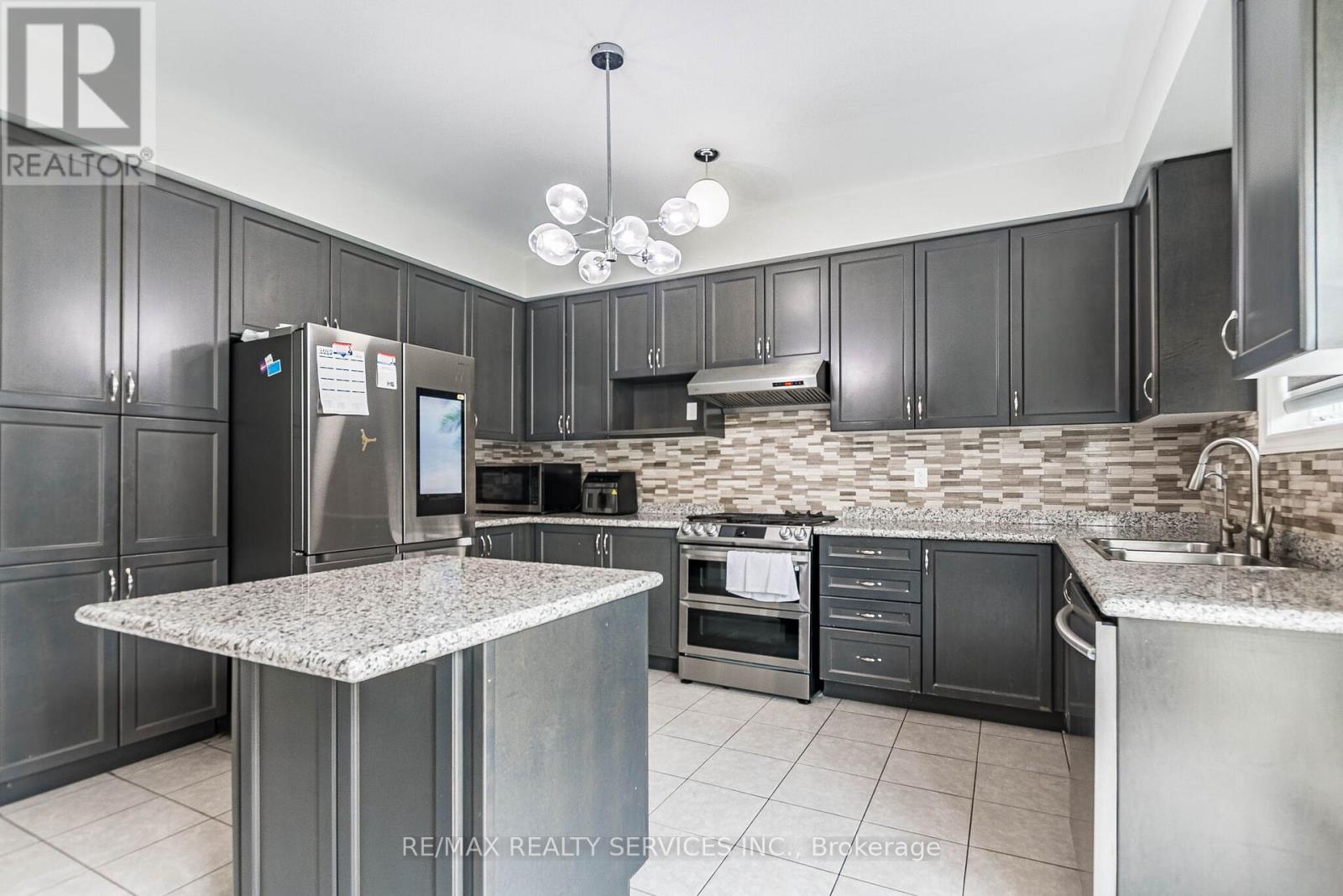 10 Pinedale Avenue, Caledon, Ontario  L7C 3Z4 - Photo 16 - W13249136