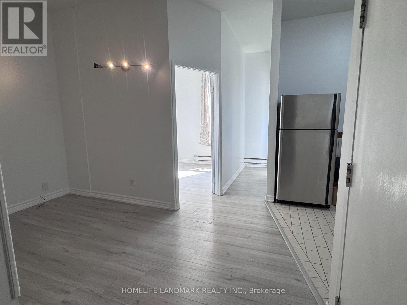 3RD FL #2 - 450 SPADINA AVENUE, Toronto, Ontario