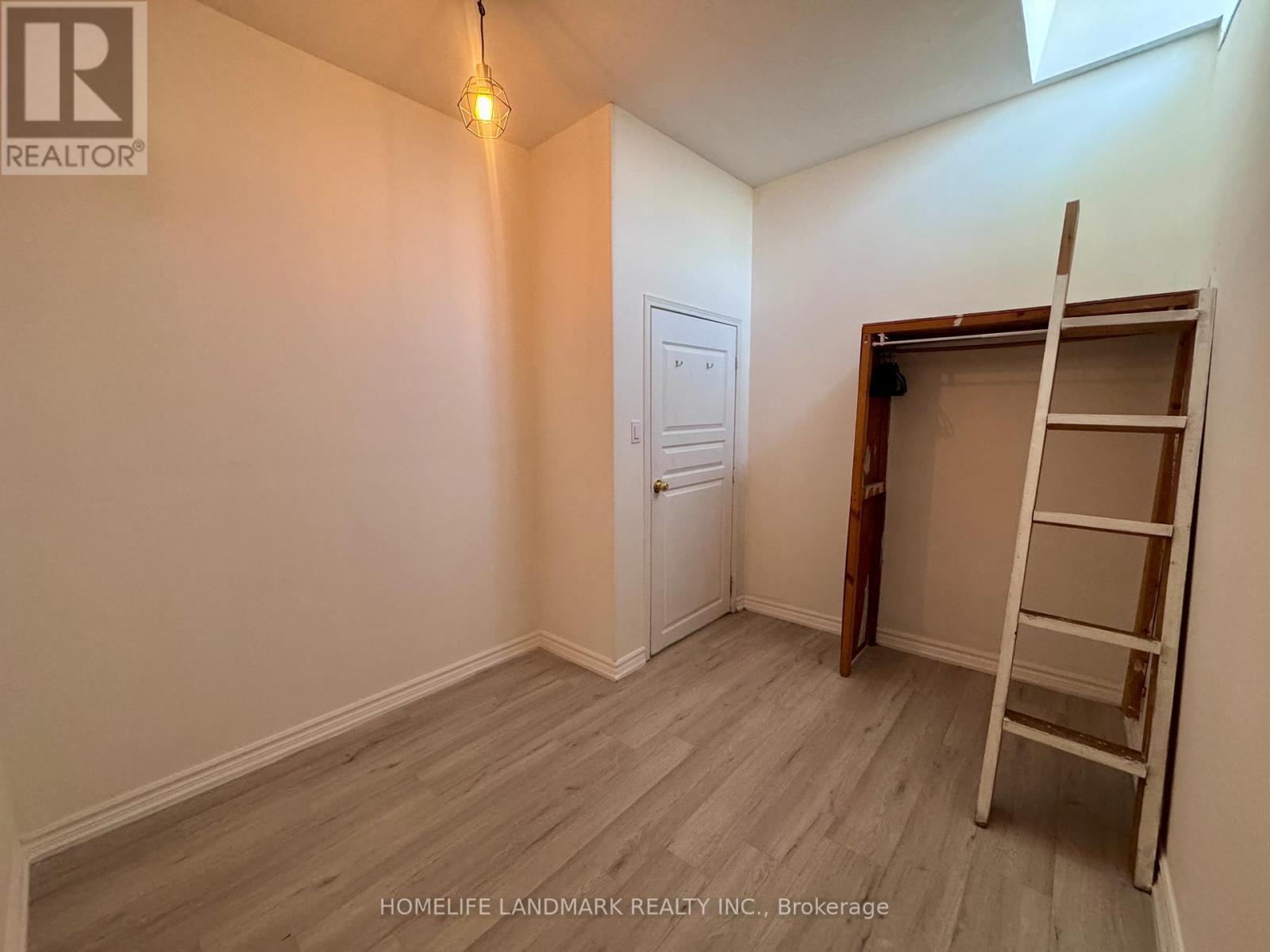 3rd Fl #2 - 450 Spadina Avenue, Toronto, Ontario  M5T 2G8 - Photo 5 - C13410106