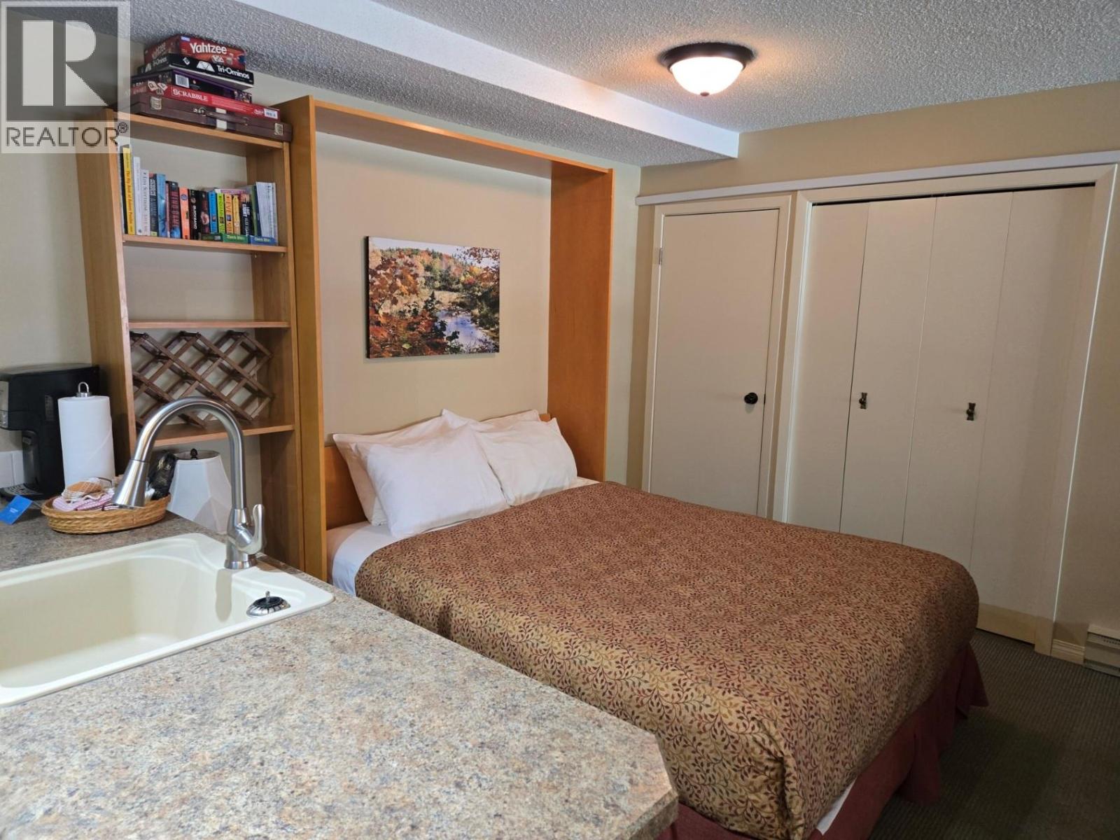 2030 Panorama Drive Unit# 1030 Panorama Photo 3 2030 Panorama Drive Unit# 1030 Panorama Photo 3