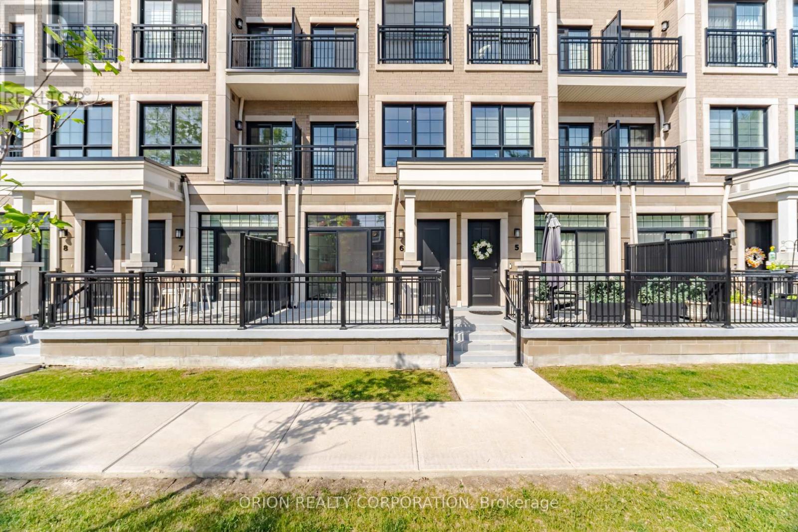6 - 95 Brookfield Road, Oakville, Ontario  L6K 2Y8 - Photo 2 - W13245664