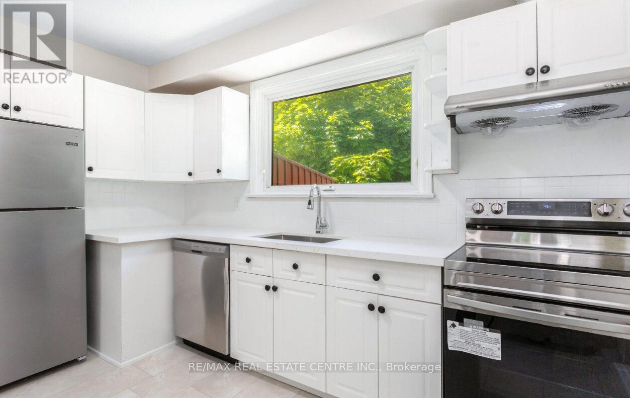 474 Seaton Drive, Oakville, Ontario  L6L 3Y5 - Photo 21 - W13247812