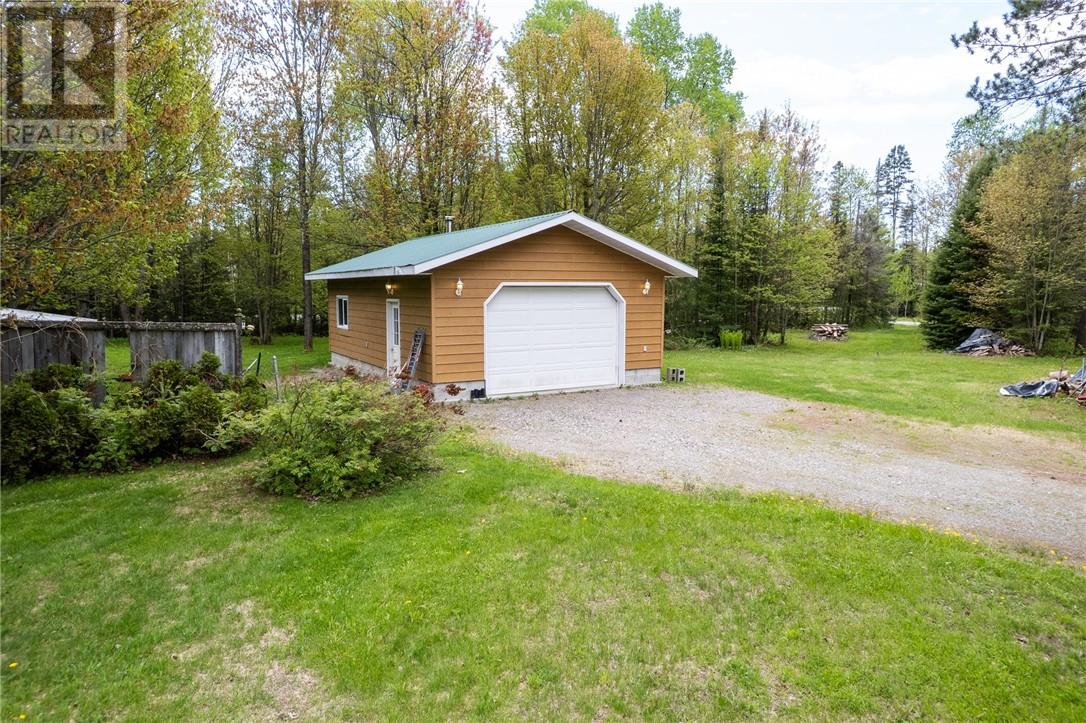 8 Beauchamp Drive, Espanola, Ontario  P5E 1R1 - Photo 3 - 2128359