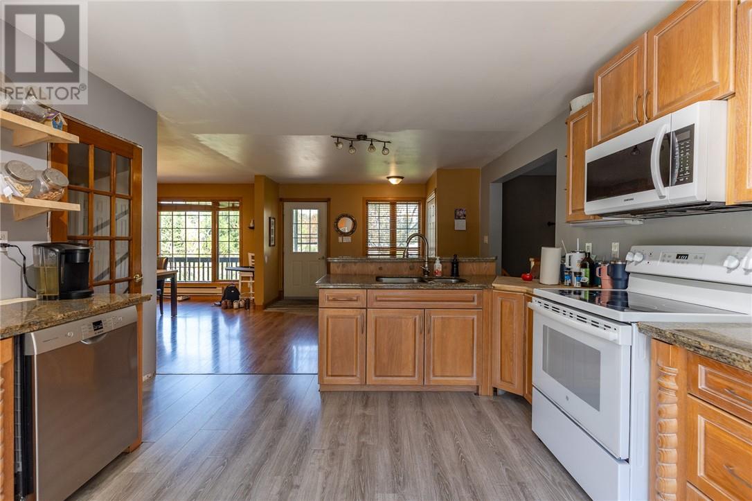 8 Beauchamp Drive, Espanola, Ontario  P5E 1R1 - Photo 7 - 2128359