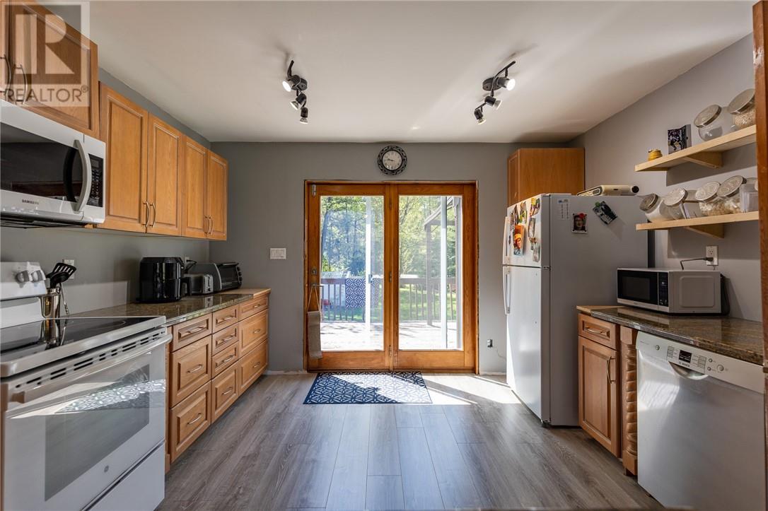 8 Beauchamp Drive, Espanola, Ontario  P5E 1R1 - Photo 9 - 2128359