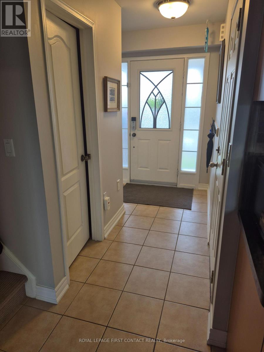 1768 Lamstone Street, Innisfil, Ontario  L9S 4W3 - Photo 6 - N13410118