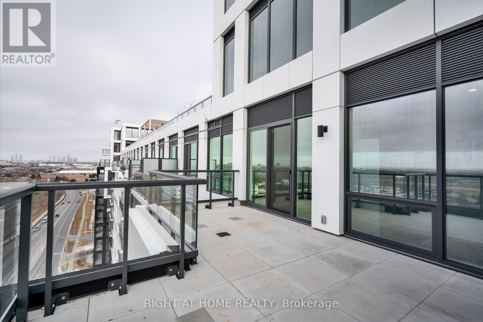 Lph12 - 1100 Sheppard Avenue W, Toronto, Ontario  M3J 0H1 - Photo 18 - W13410102