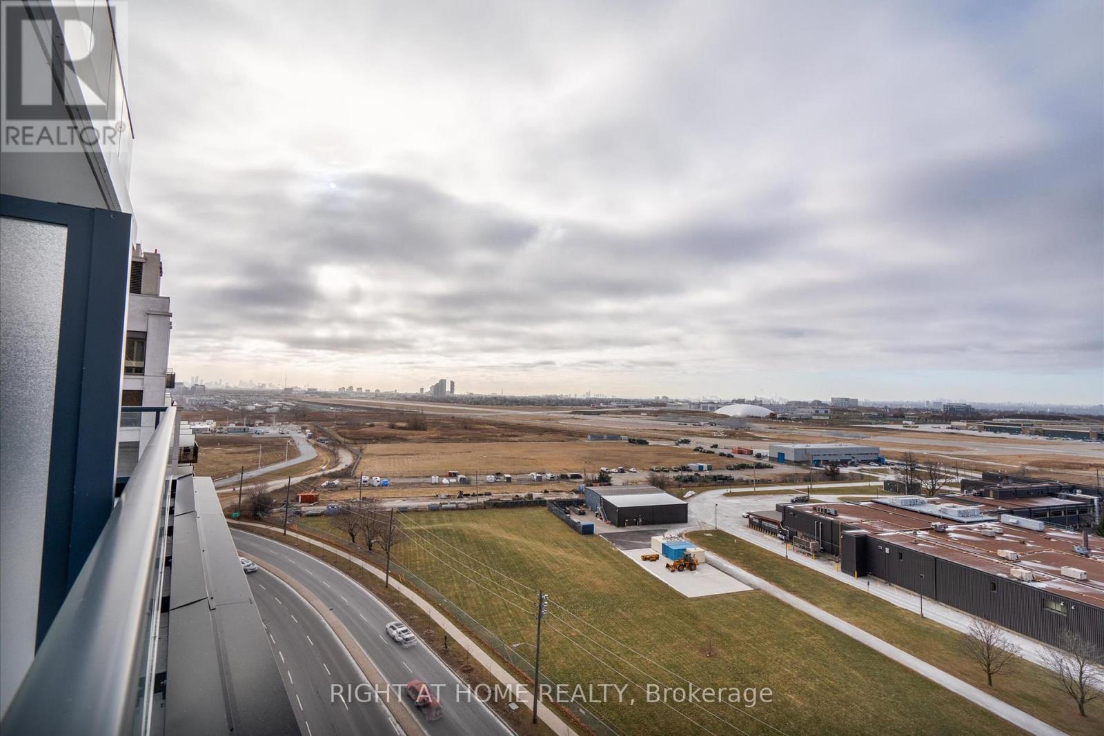 Lph12 - 1100 Sheppard Avenue W, Toronto, Ontario  M3J 0H1 - Photo 19 - W13410102