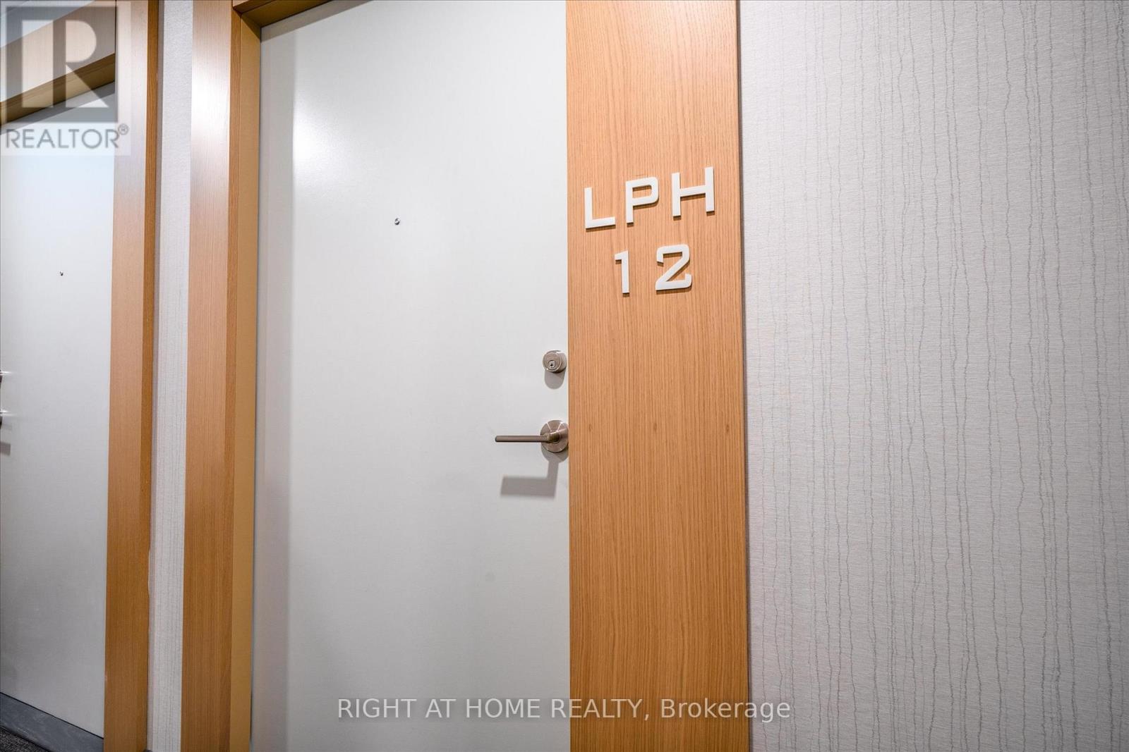 Lph12 - 1100 Sheppard Avenue W, Toronto, Ontario  M3J 0H1 - Photo 5 - W13410102
