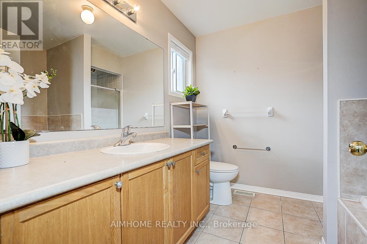 969 Oaktree Crescent, Newmarket, Ontario  L3X 2Z2 - Photo 10 - N13250390