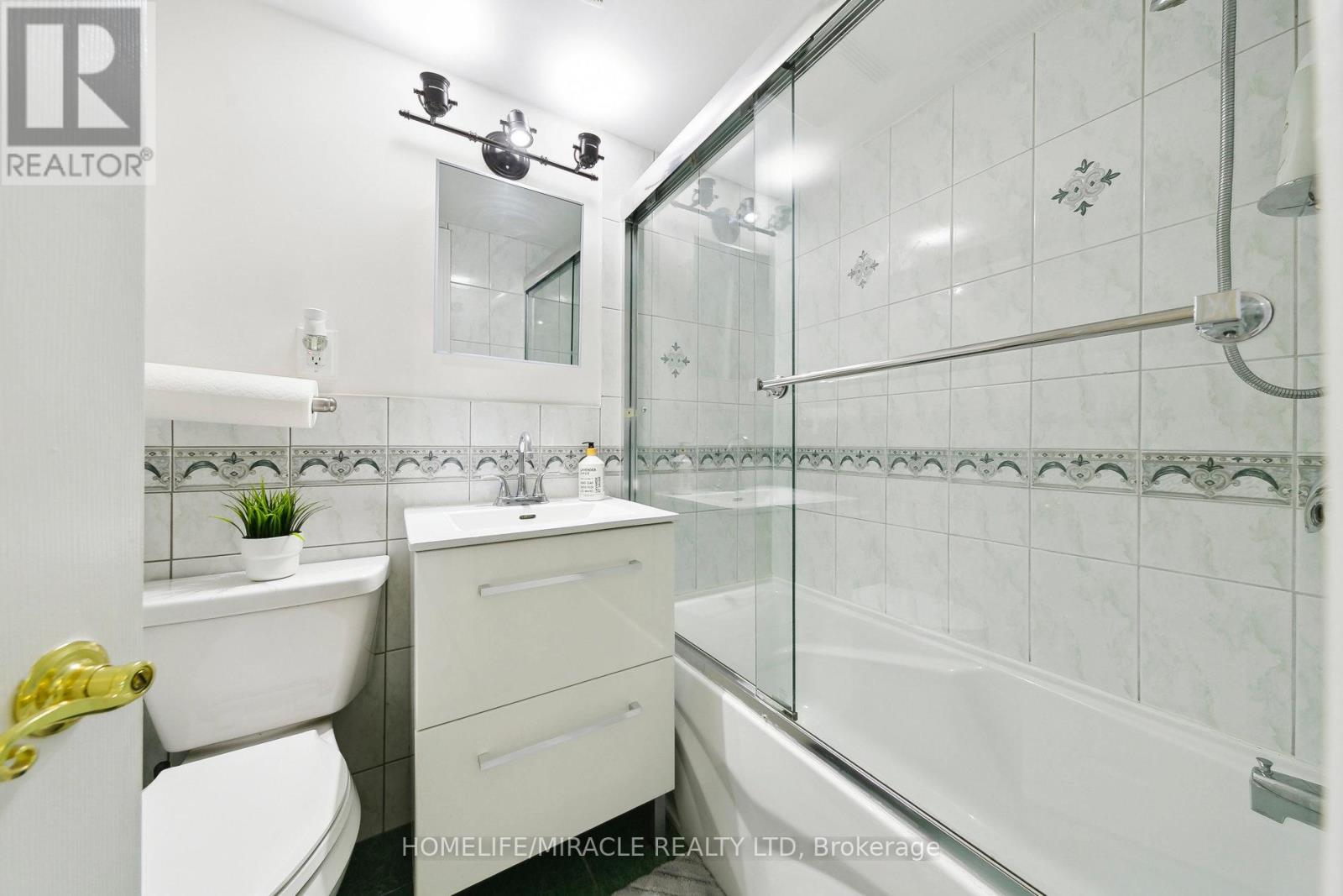 1612 Wavell Crescent, Mississauga, Ontario  L4X 1X1 - Photo 21 - W13288604