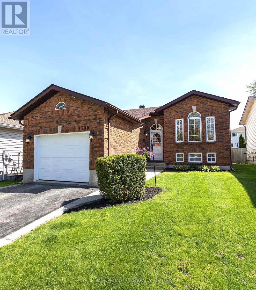 1380 FISHER CRESCENT, Kingston, Ontario