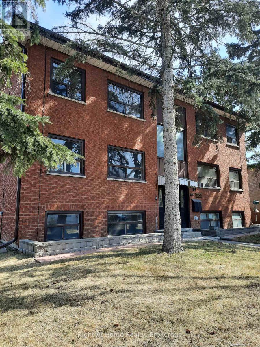 1 - 1033 RAVINE ROAD
