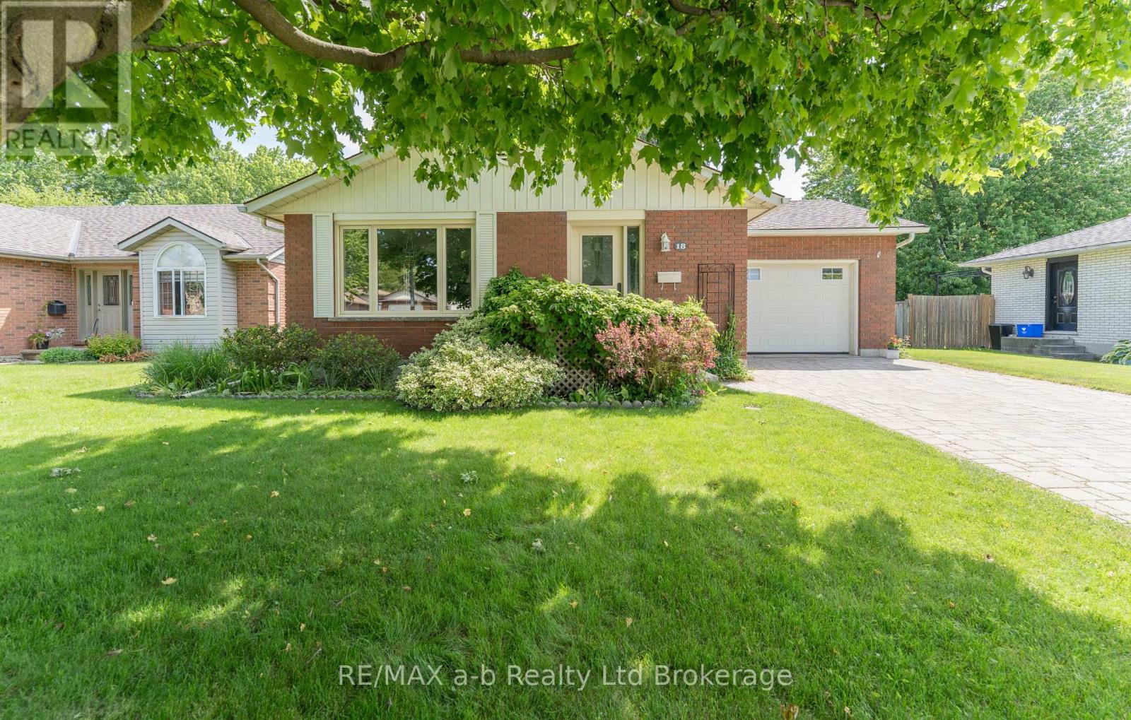 18 Denrich Avenue, Tillsonburg, Ontario  N4G 4W2 - Photo 1 - X13410160