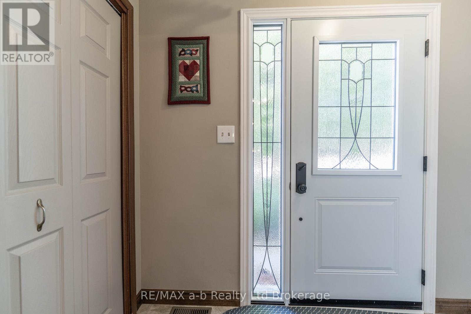 18 Denrich Avenue, Tillsonburg, Ontario  N4G 4W2 - Photo 5 - X13410160