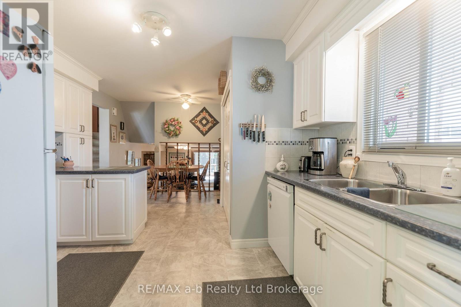 18 Denrich Avenue, Tillsonburg, Ontario  N4G 4W2 - Photo 7 - X13410160