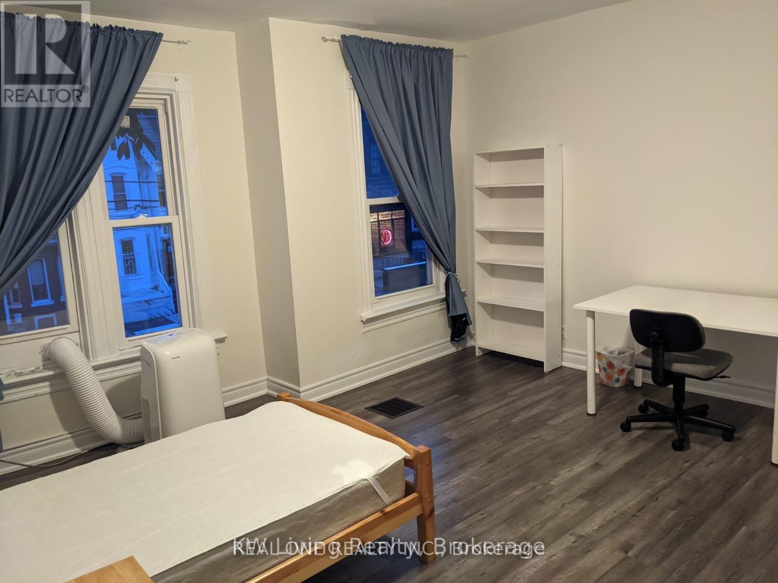 27 Kensington Avenue, Toronto, Ontario  M5T 2J8 - Photo 3 - C13410128