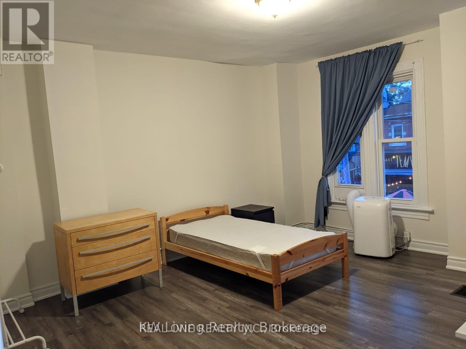27 Kensington Avenue, Toronto, Ontario  M5T 2J8 - Photo 4 - C13410128