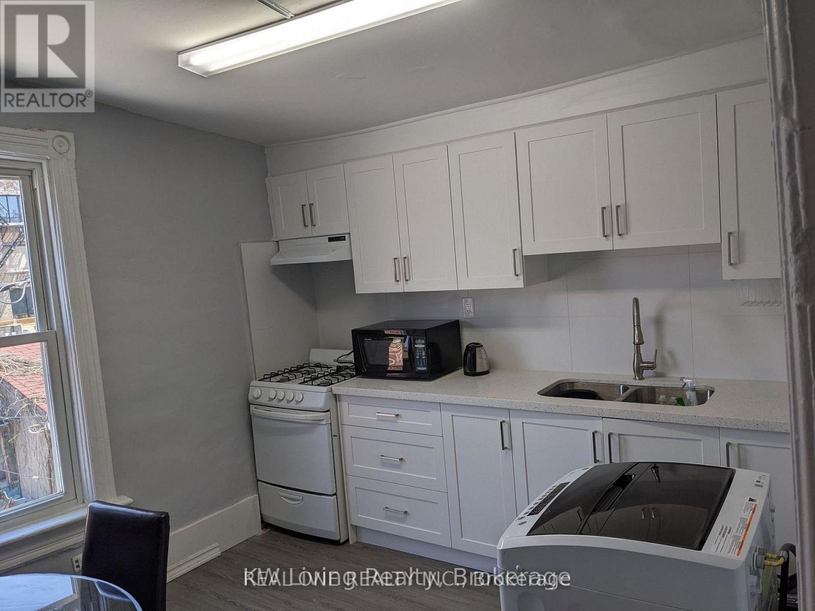 29 Kensington Avenue, Toronto, Ontario  M5T 2J8 - Photo 10 - C13410130