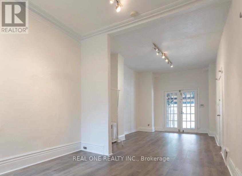 29 Kensington Avenue, Toronto, Ontario  M5T 2J8 - Photo 3 - C13410130