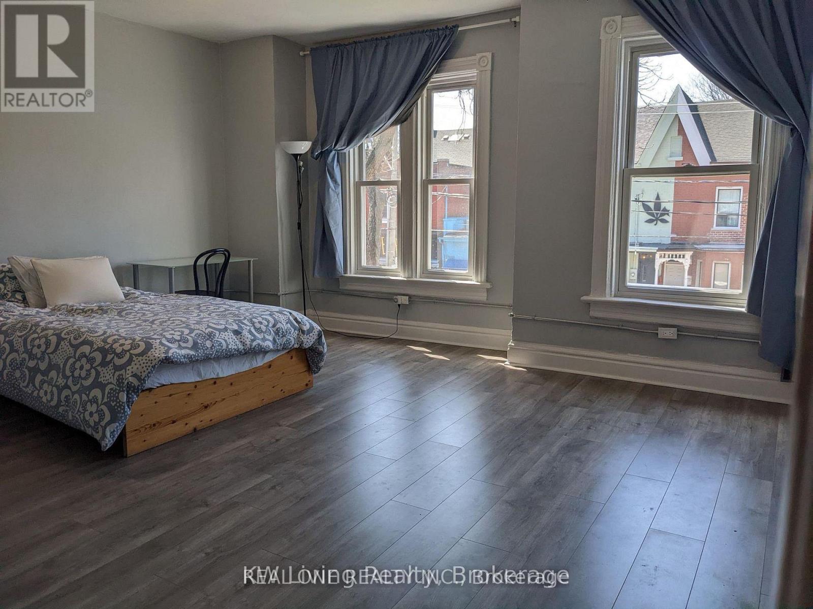 29 Kensington Avenue, Toronto, Ontario  M5T 2J8 - Photo 4 - C13410130