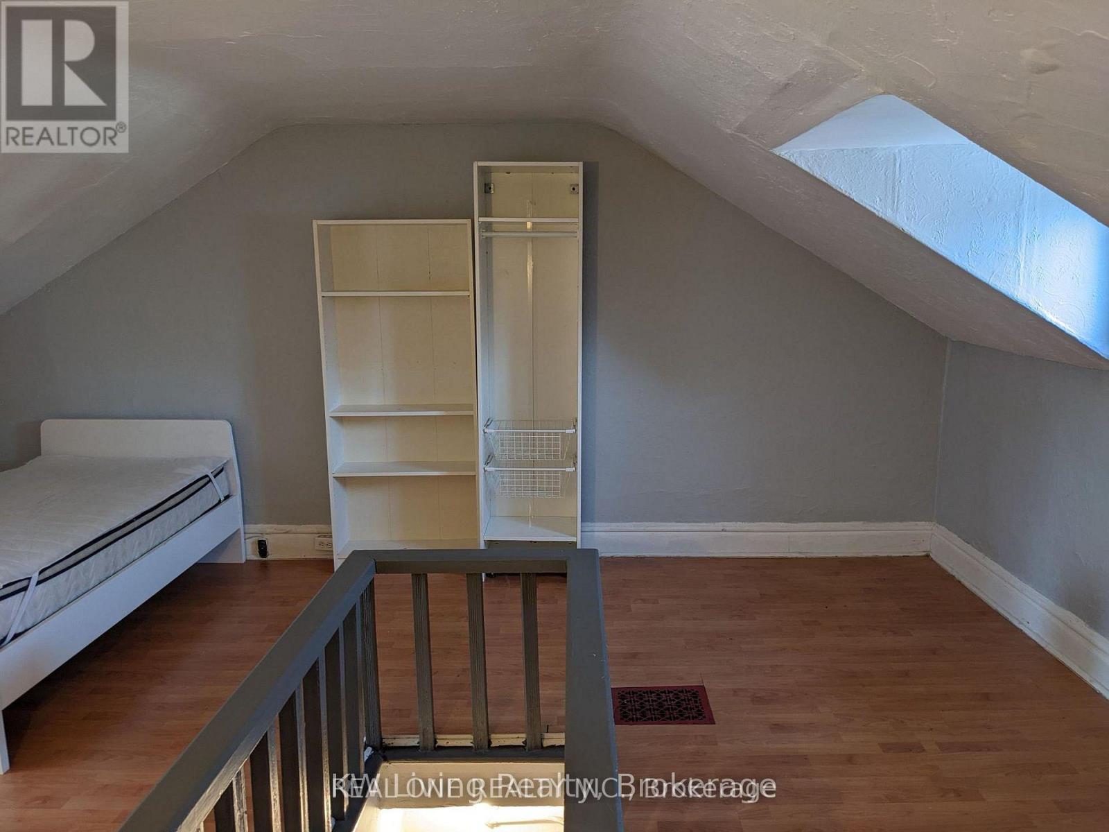 29 Kensington Avenue, Toronto, Ontario  M5T 2J8 - Photo 9 - C13410130