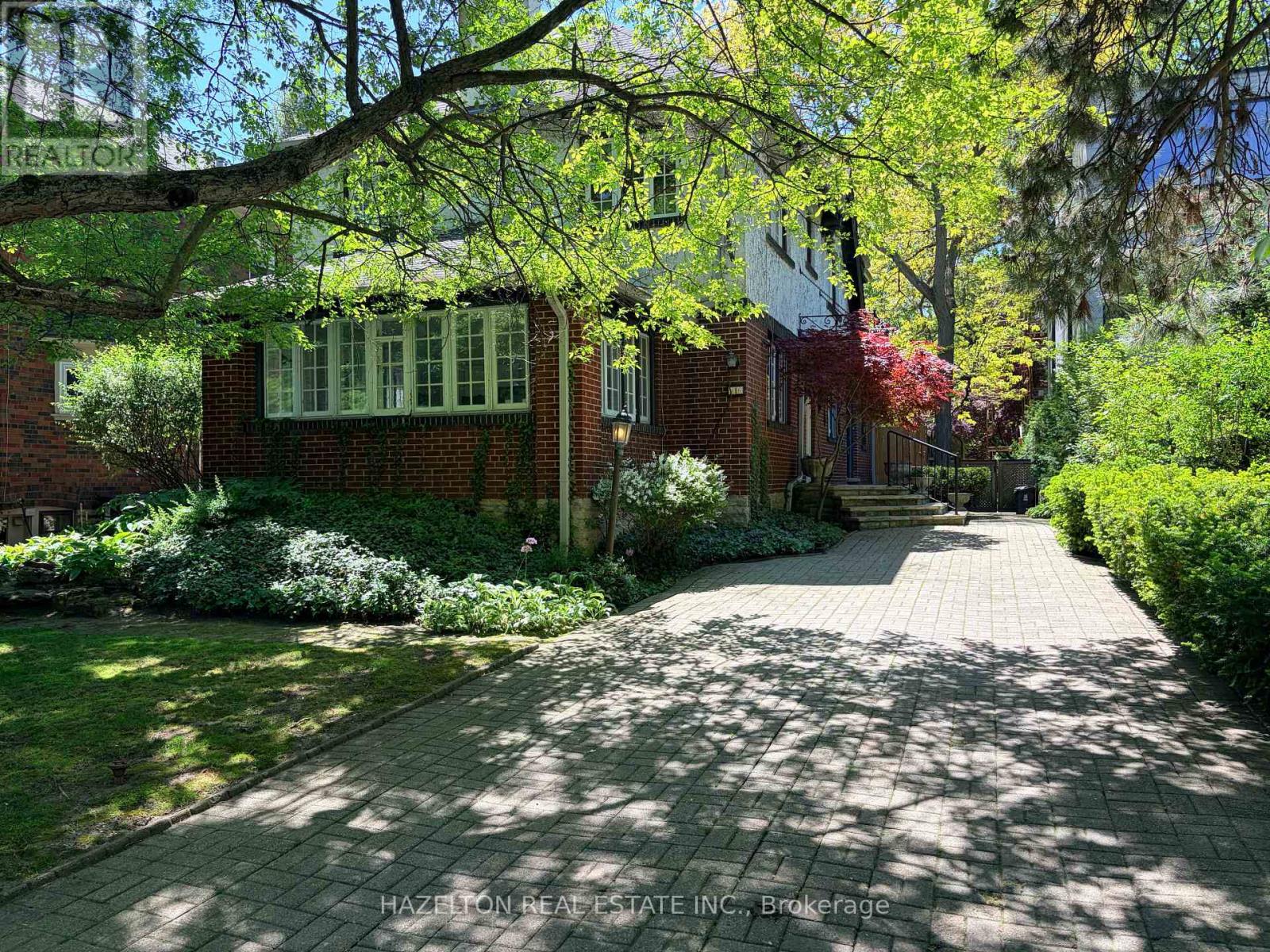 16 WELLS HILL AVENUE, Toronto, Ontario
