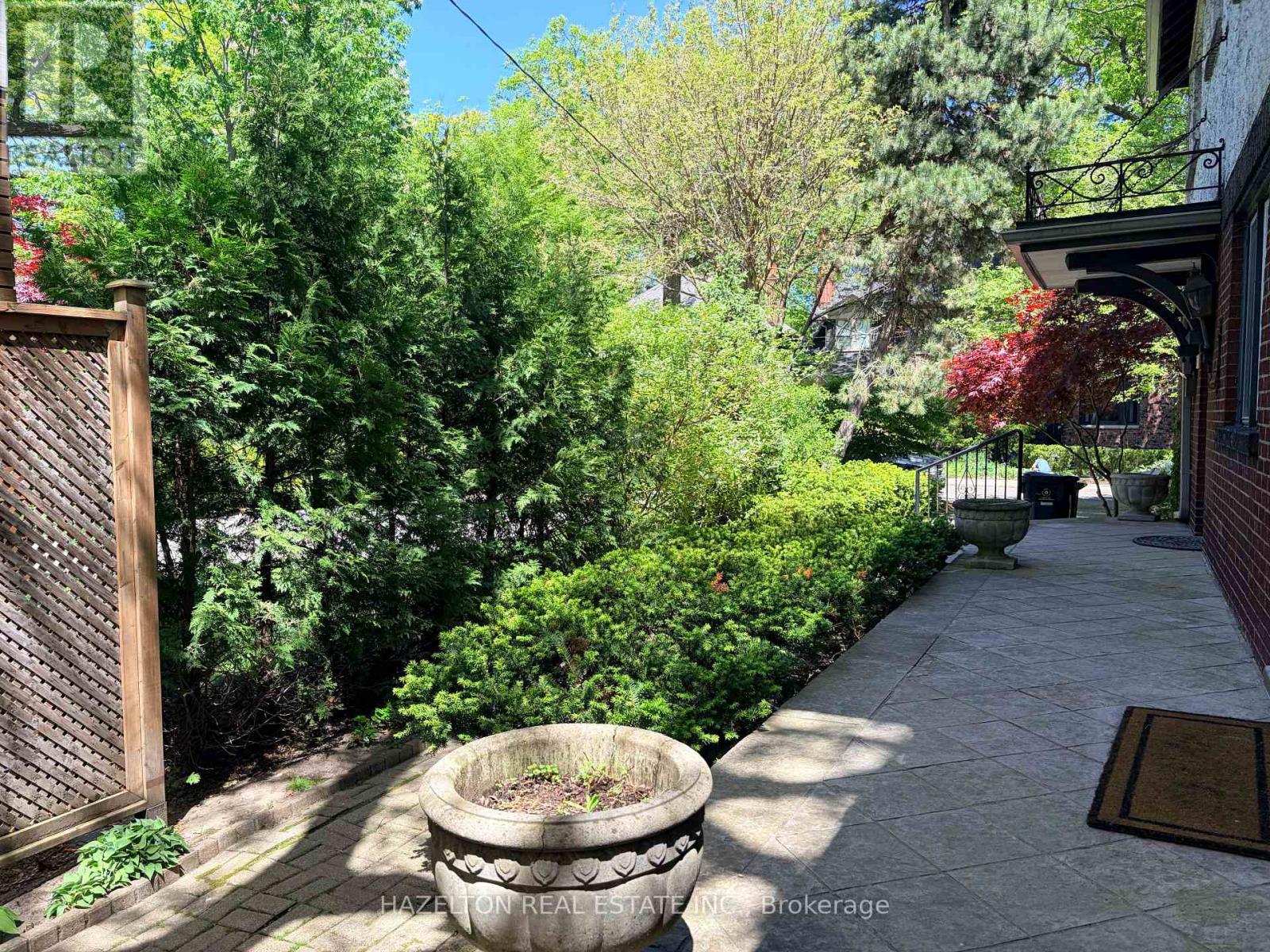 16 Wells Hill Avenue, Toronto, Ontario  M5R 3A6 - Photo 2 - C13410136