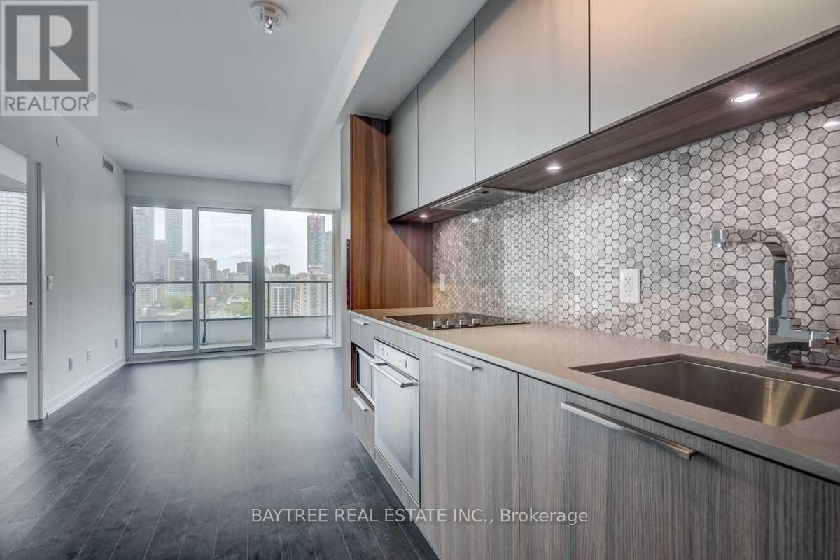 2710 - 85 WOOD STREET, Toronto, Ontario