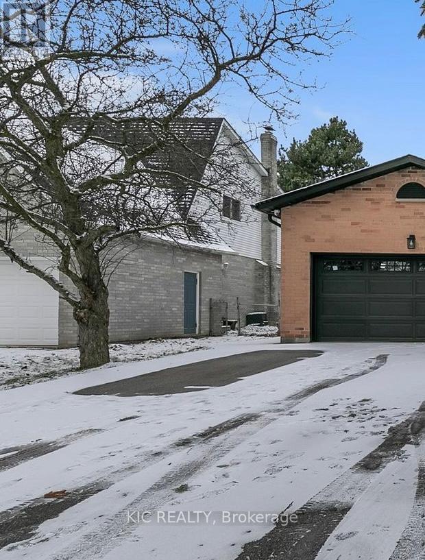 108 Cardinal Crescent, Newmarket, Ontario  L3Y 5Y6 - Photo 2 - N13243702
