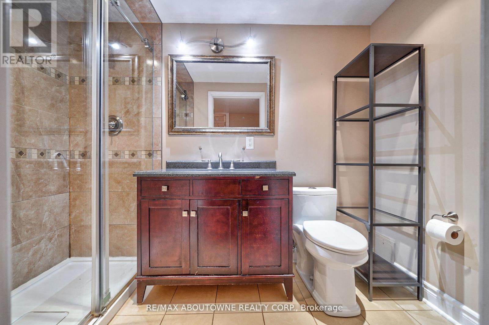 104 Cabinet Crescent, Vaughan, Ontario  L4L 6E6 - Photo 12 - N13410166